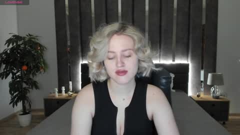 Snapshot of sarah_soul chatting on 12-16-24, 12:59 Sarah online show from 12-16-24, 12:59