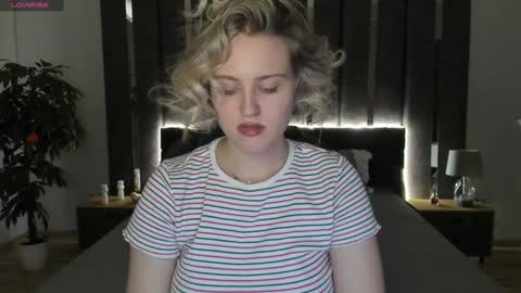 Snapshot of sarah_soul chatting on 12-17-24, 07:18 Sarah online show from 12-17-24, 07:18