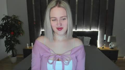 Snapshot of sarah_soul chatting on 12-23-24, 12:57 Sarah online show from 12-23-24, 12:57
