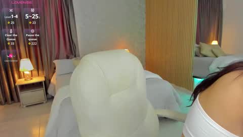 Sarah online show from 11-19-25, 08:31