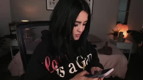   online show from 02-24-25, 11:09