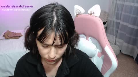 Snapshot of sarahdressler chatting on 01-22-25, 12:38 sarahdressler online show from 01-22-25, 12:38