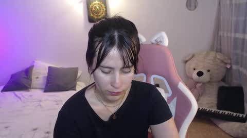 Snapshot of sarahdressler chatting on 09-15-25, 12:32 sarahdressler online show from 09-15-25, 12:32