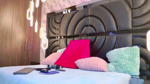 Snapshot of sarahgrey18 chatting on 01-30-25, 11:33 Sarah online show from 01-30-25, 11:33