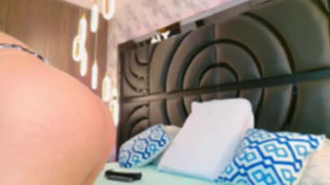 Snapshot of sarahgrey18 chatting on 09-29-25, 11:37 Sarah online show from 09-29-25, 11:37