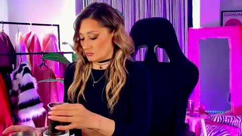 Divine Sarah NONUDE model online show from 04-29-26, 01:48