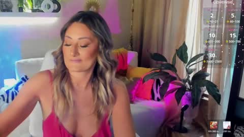 Divine Sarah NONUDE model online show from 05-18-26, 06:30
