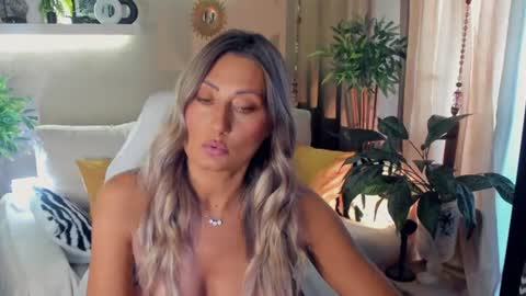 Divine Sarah NONUDE model online show from 07-24-26, 01:53