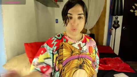 Snapshot of sarahjey chatting on 10-18-25, 04:30 SARAHJEY online show from 10-18-25, 04:30