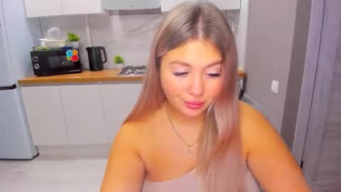 Sarah online show from 10-29-25, 02:19