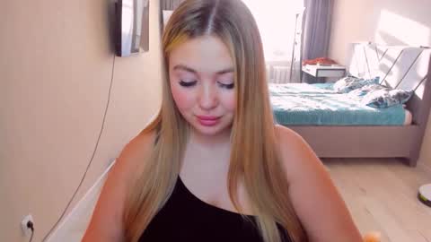 Sarah online show from 05-11-26, 02:45