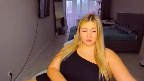 Sarah online show from 05-11-26, 04:04