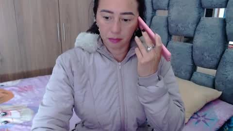 Lia online show from 02-12-25, 12:33