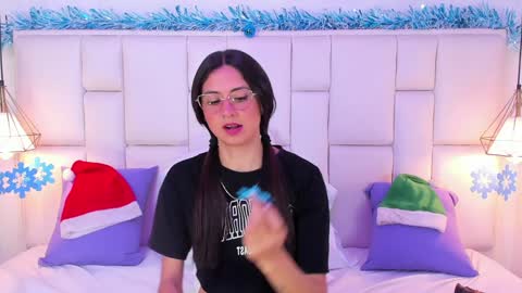 Snapshot of sarahsophia_ chatting on 12-11-24, 02:33 SARAH online show from 12-11-24, 02:33