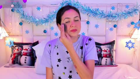 Snapshot of sarahsophia_ chatting on 12-16-24, 11:33 SARAH online show from 12-16-24, 11:33