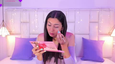 Snapshot of sarahsophia_ chatting on 01-17-25, 11:38 SARAH online show from 01-17-25, 11:38