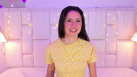 Snapshot of sarahsophia_ chatting on 02-01-25, 11:21 SARAH online show from 02-01-25, 11:21