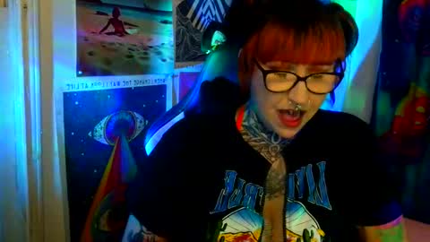 Sarah T online show from 05-16-26, 06:43