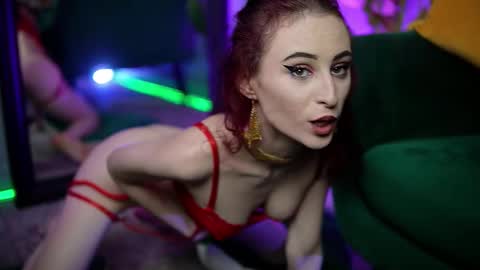 Snapshot of saraiangel chatting on 11-12-25, 09:25 Sarai online show from 11-12-25, 09:25