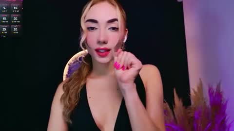Sara jones   online show from 06-13-26, 12:41