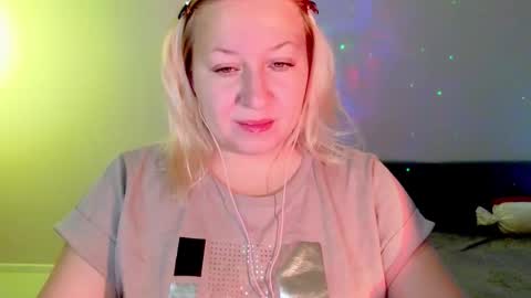 Sara online show from 10-17-25, 03:53