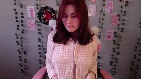 Snapshot of sarakinski chatting on 01-21-25, 05:27 Sara online show from 01-21-25, 05:27