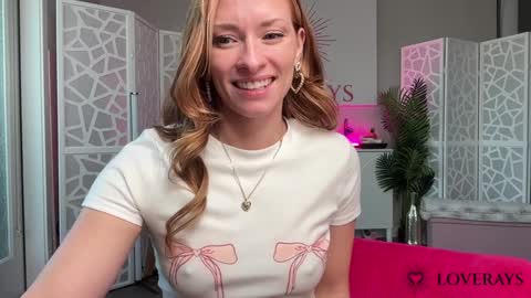 Snapshot of saraloverays chatting on 09-17-25, 07:37 Back from Vacay Follow for more here online show from 09-17-25, 07:37