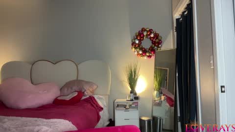 Snapshot of saraloverays chatting on 09-28-25, 04:40 Back from Vacay Follow for more here online show from 09-28-25, 04:40