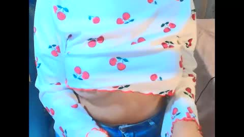 Snapshot of saramantha09 chatting on 01-11-26, 04:39 saramantha09 online show from 01-11-26, 04:39