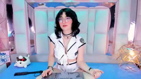 Snapshot of saramartini2 chatting on 09-20-25, 06:03 sara online show from 09-20-25, 06:03