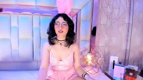 Snapshot of saramartini2 chatting on 10-20-25, 06:14 sara online show from 10-20-25, 06:14