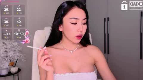 Mia online show from 10-01-25, 06:52