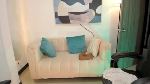 I am Sara  online show from 04-29-26, 11:11