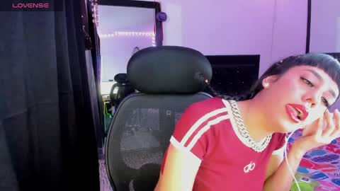 Sara  online show from 05-20-26, 04:51