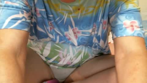 Snapshot of sarasexx33 chatting on 06-25-26, 07:51 sarasexx33 online show from 06-25-26, 07:51