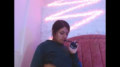 Snapshot of sarastonesx chatting on 01-28-25, 05:11 sarastonesx online show from 01-28-25, 05:11