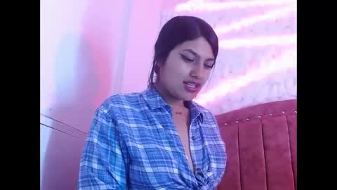 Snapshot of sarastonesx chatting on 02-11-25, 08:37 sarastonesx online show from 02-11-25, 08:37