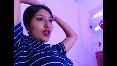 Snapshot of sarastonesx chatting on 02-20-25, 06:50 sarastonesx online show from 02-20-25, 06:50