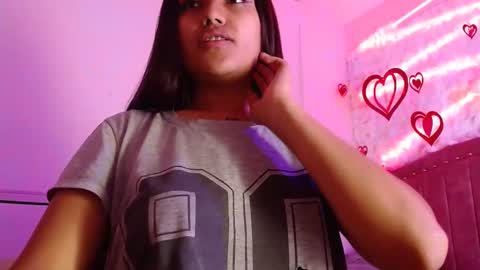 Snapshot of sarastonesx chatting on 02-21-25, 03:01 sarastonesx online show from 02-21-25, 03:01