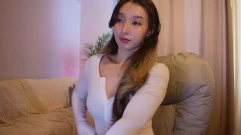 Snapshot of sarasuo chatting on 06-13-26, 05:27 Shara online show from 06-13-26, 05:27