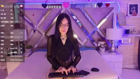 Snapshot of saratorresxx chatting on 03-25-26, 03:40 Sara online show from 03-25-26, 03:40