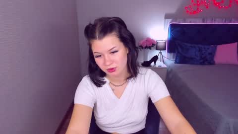 SaraVivid online show from 06-12-26, 09:08