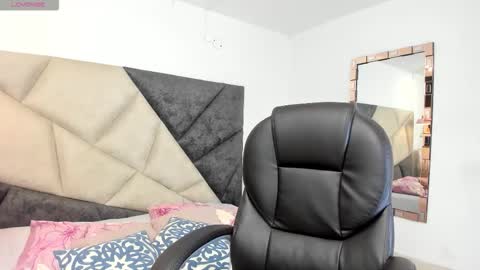      online show from 11-13-25, 01:59