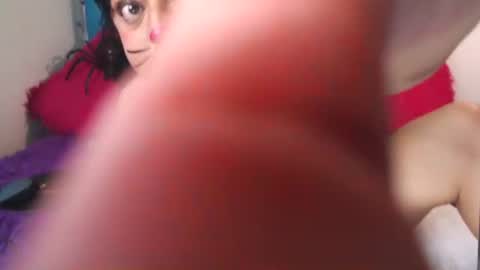 Sara Wills online show from 10-31-25, 03:46