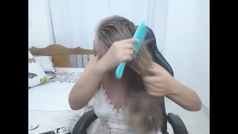 Snapshot of saray1221 chatting on 10-02-25, 08:49 saray1221 online show from 10-02-25, 08:49