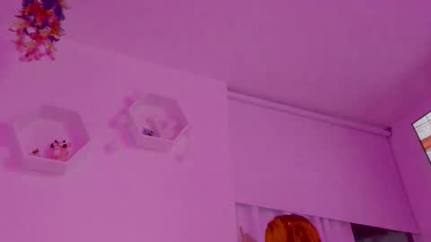 Snapshot of saray2312 chatting on 10-29-25, 11:17 Saray online show from 10-29-25, 11:17