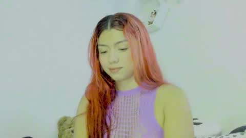 Snapshot of saray2312 chatting on 11-18-25, 08:24 Saray online show from 11-18-25, 08:24