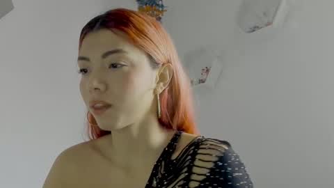 Snapshot of saray2312 chatting on 12-01-25, 07:41 Saray online show from 12-01-25, 07:41