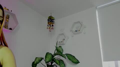 Snapshot of saray2312 chatting on 01-15-26, 10:35 Saray online show from 01-15-26, 10:35