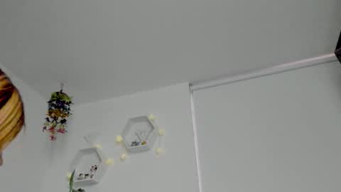 Snapshot of saray2312 chatting on 01-16-26, 11:31 Saray online show from 01-16-26, 11:31